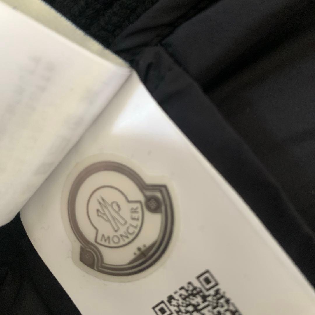 《未使用に近い》モンクレール　ダウンジャケット