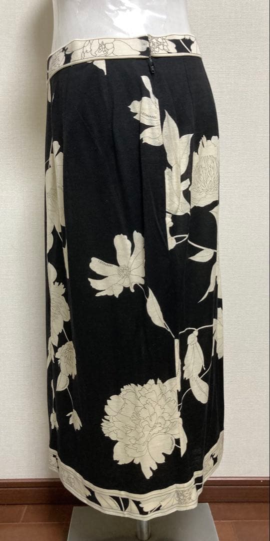 新品未使用　LEONARD スカート (毛60%、シルク40%)