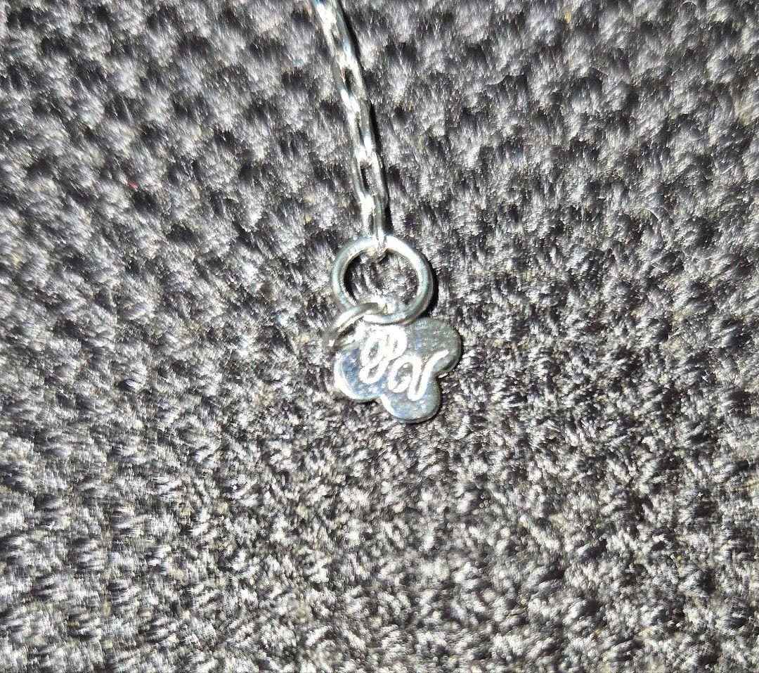 アビステ 花モチーフ シルバー色ネックレス