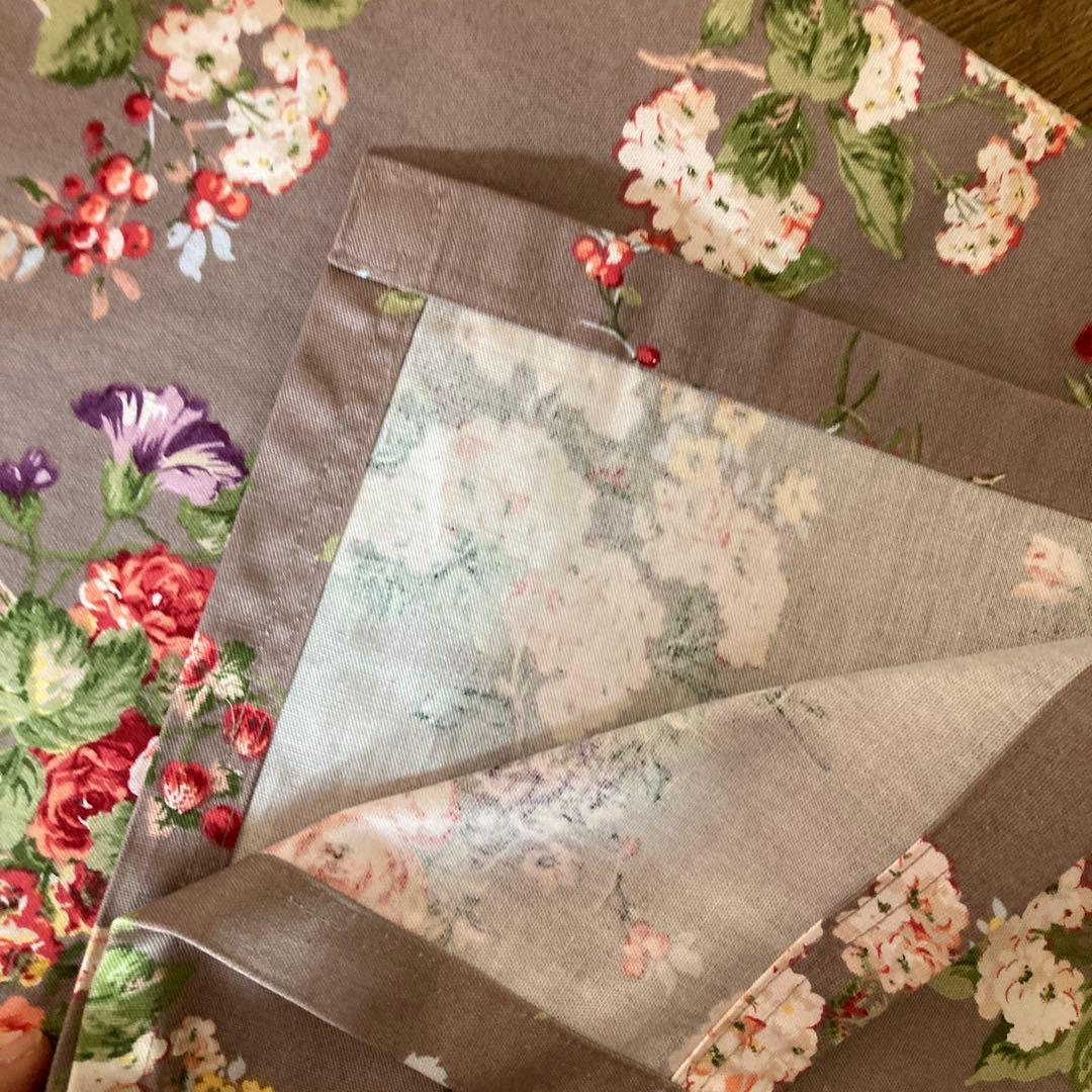 しろくま様　table runner ローラアシュレイ