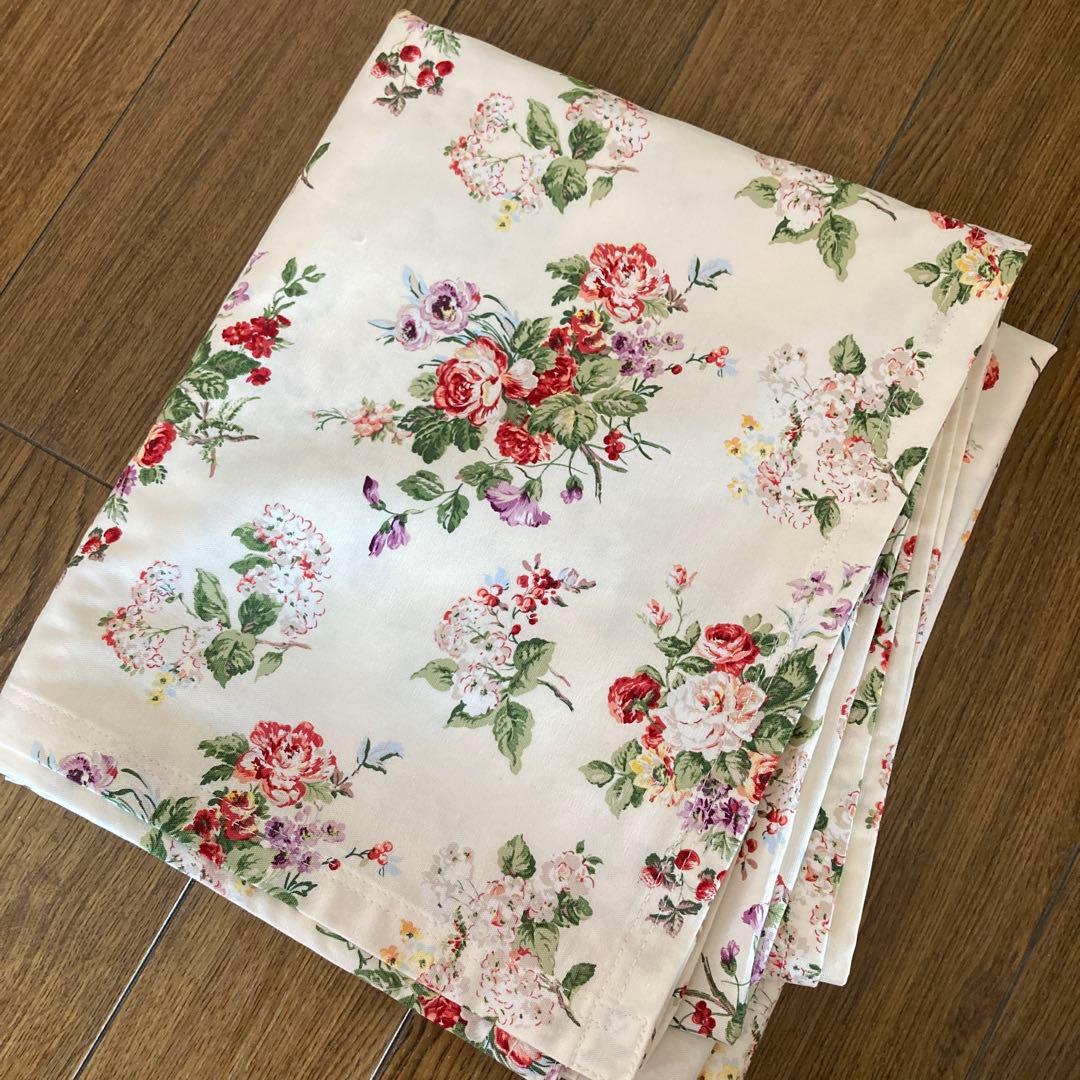しろくま様　table runner ローラアシュレイ