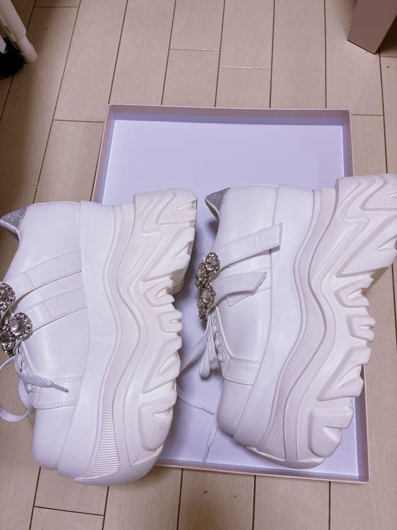 ミシェルマカロン ボリュームソールビジューベルトスニーカー Lサイズ