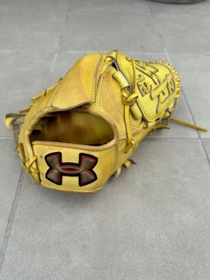 アンダーアーマー イエロー グローブ　軟式　投手用　最終値下