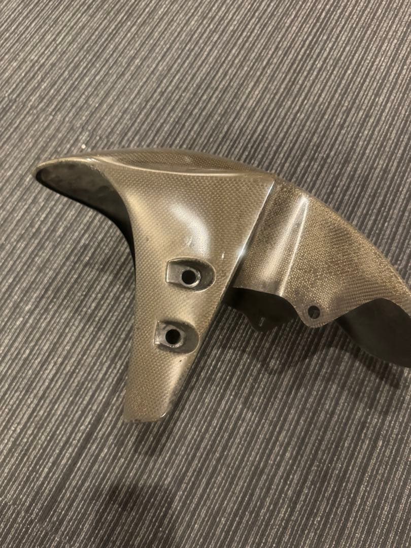 YZF-R1 カーボンフロントフェンダー　クレバーウルフ　02〜08年