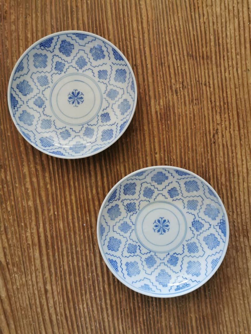 白磁青花 青絵 ダミエ線描 変わり市松花紋 汕頭レース風 ≒13㎝2枚組 骨董市