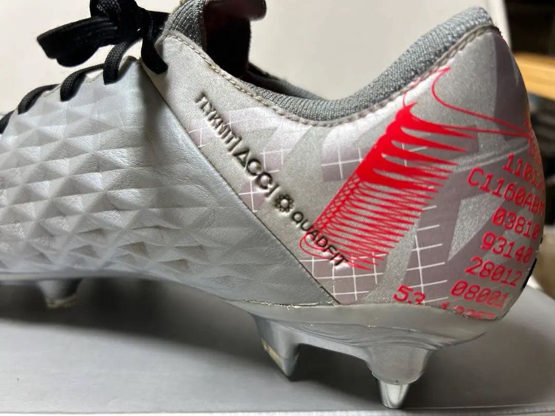 上級者用【超美品トップモデル】NIKEナイキティエンポレジェンド8 エリートSG