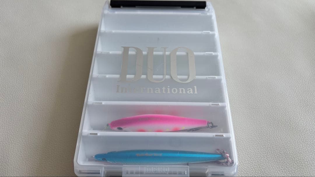 ルアー8個セット フルベイト　プラスチックケース付き　川釣り　湖釣り　海釣り