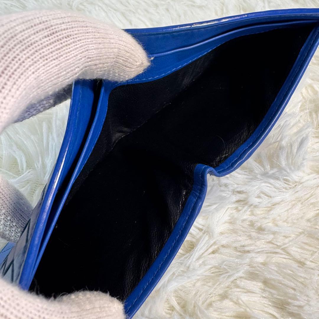 BOTTEGA VENETA 青 レザー 二つ折り財布 イントレチャート