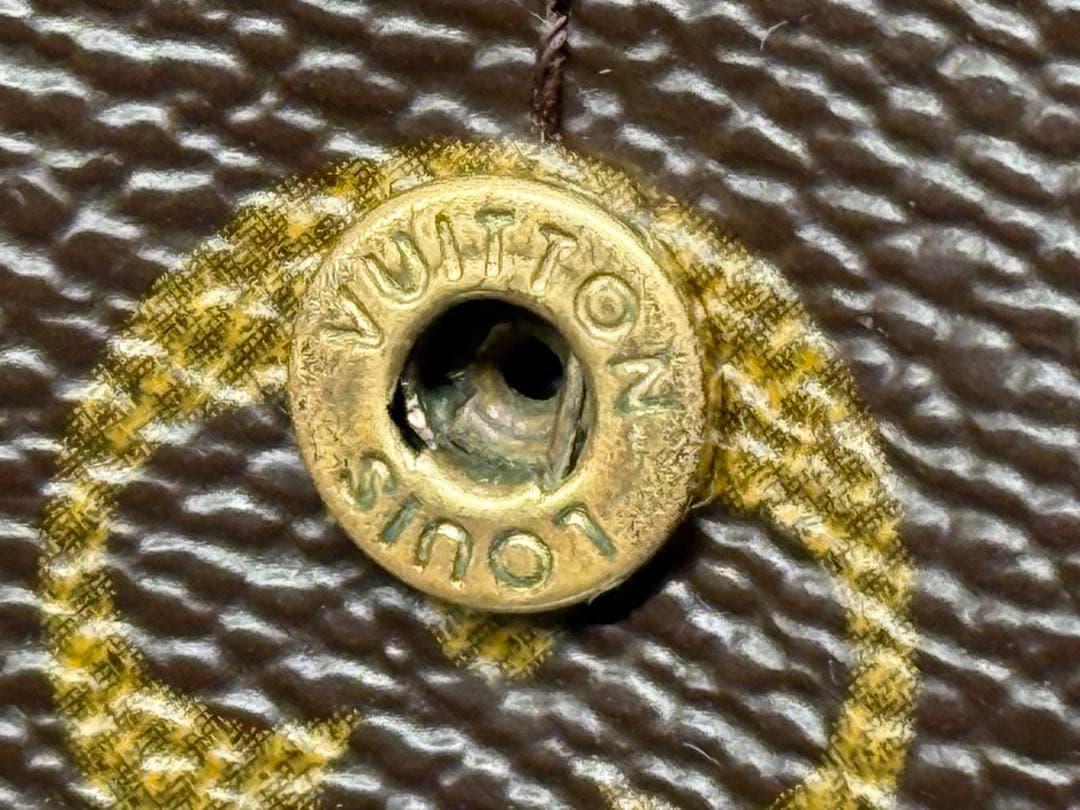 LOUIS VUITTONルイヴィトン　6枚カード入れ付き二つ折り長財布