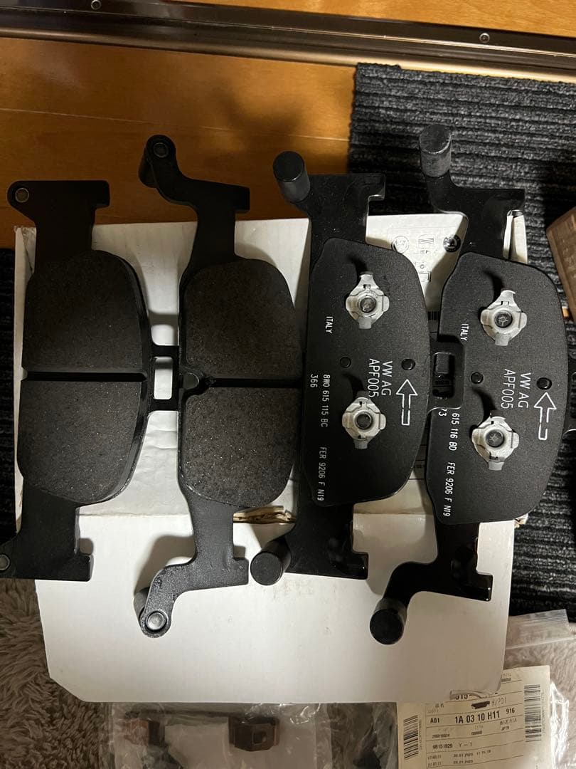 アウディA4.A5スポーツバッククワトロSライン、純正ブレーキパッド1台分