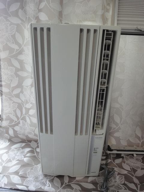 CORONAコロナ　ウインド窓用エアコン　CW-1819　2019年製(枠付き)