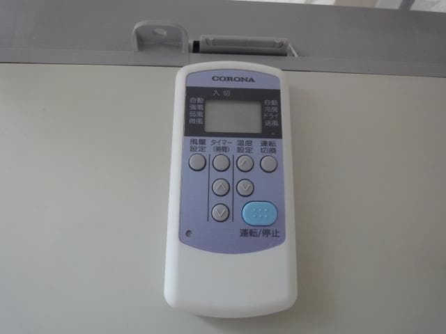CORONAコロナ　ウインド窓用エアコン　CW-1819　2019年製(枠付き)