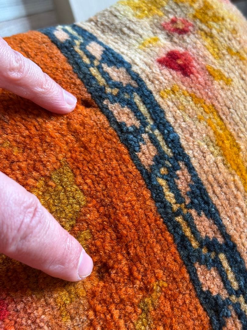 オレンジ色　アンティーク絨毯クッションカバー