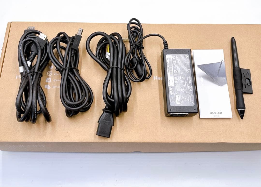 Wacom DTK2260新品・未使用 TABMATE付 cintiq22