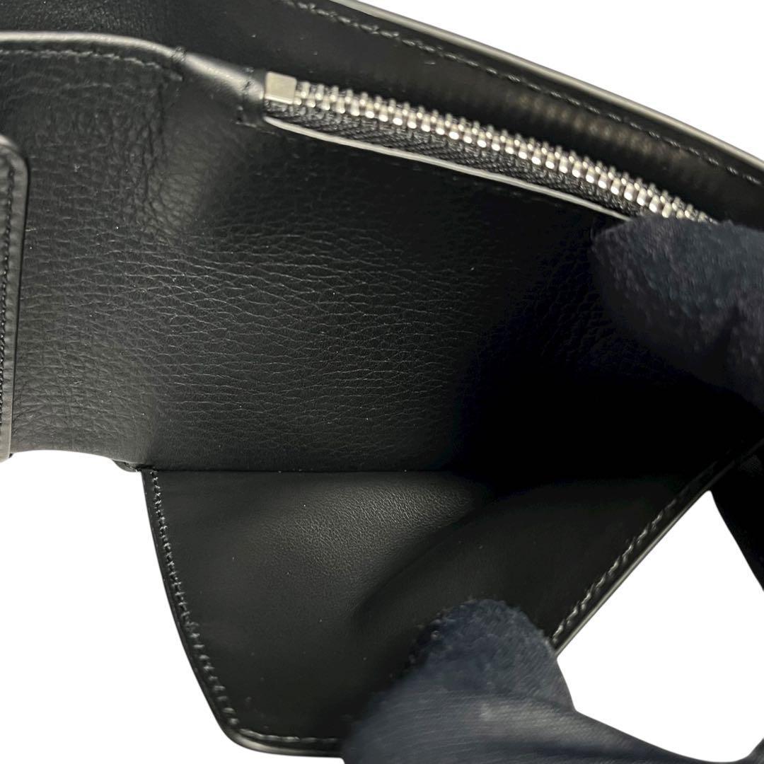 レア✨バーバリー 二つ折り財布 ロゴ刻印 レザー 大容量 ブラック 黒