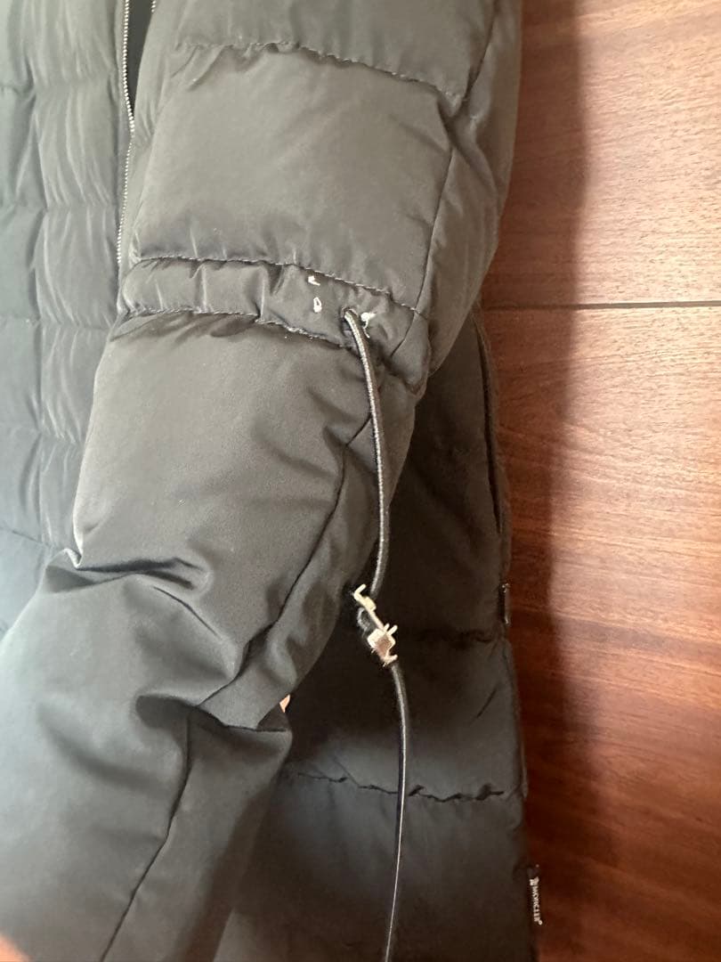 MONCLER BELIAブラック ダウンジャケット