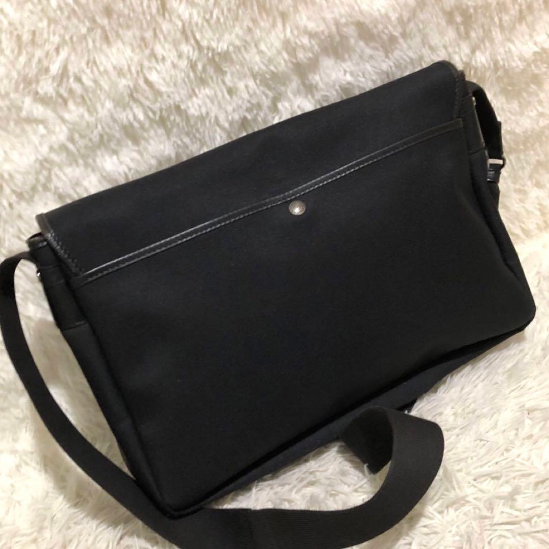 未使用☆ハンティングワールド ショルダーバッグ メッセンジャーバッグ ブラック