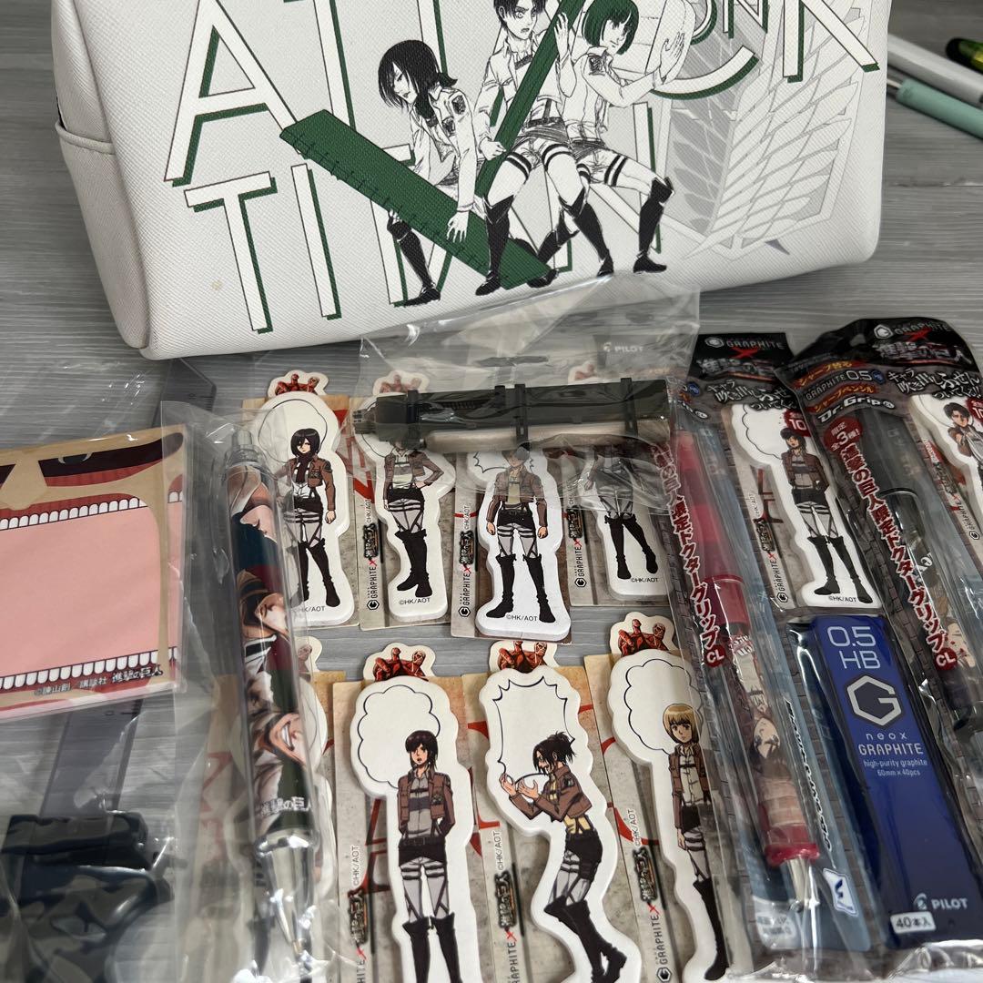 進撃の巨人　ドクターグリップ　文房具　別冊マガジン　応募者全員サービス