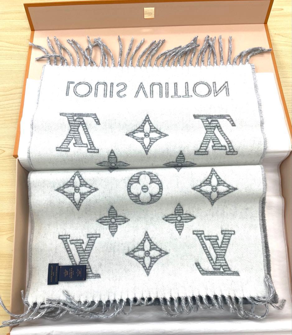 新品、未使用品‼️ 箱付き‼️ルイヴィトン モノグラム シャドウ　マフラー