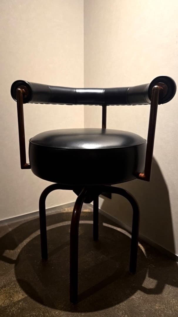 ○50年前 回転式 カウンターチェア アームチェア レザーウレタン新調 LC7型