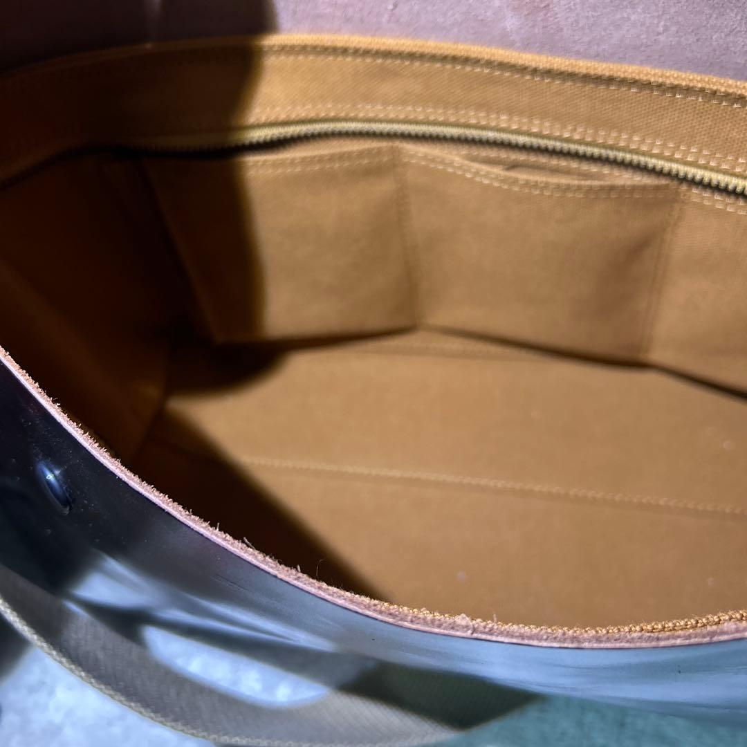 展示品　未使　Uni&co ユニアンドコー　レザー　メッセンジャーバッグ　 M