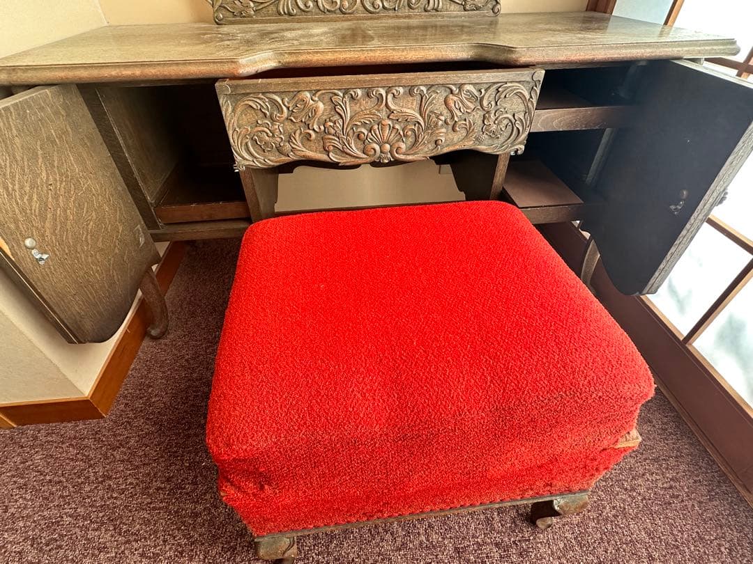 木製ドレッサー・鏡台 赤い椅子付き
