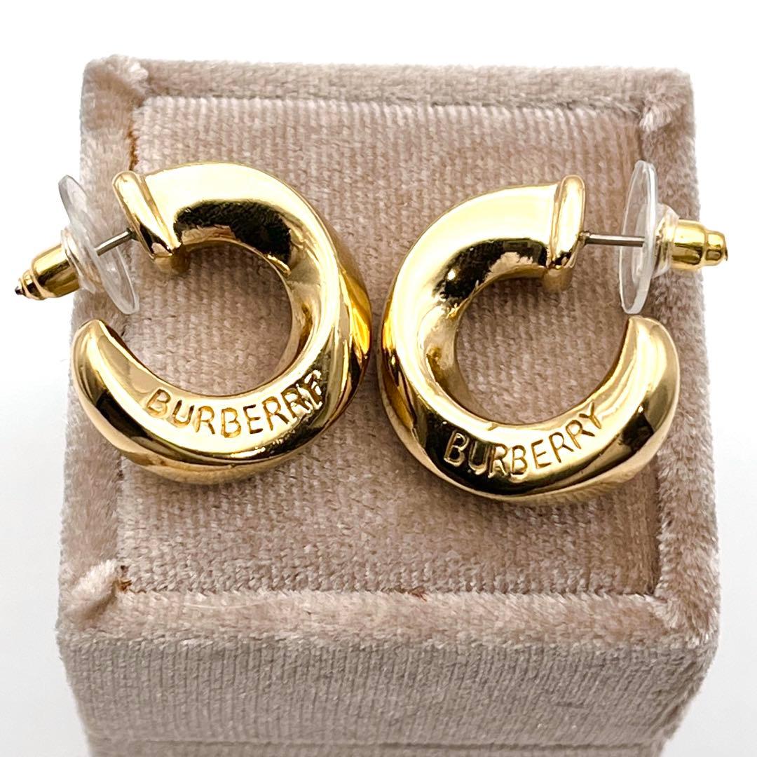 BURBERRY バーバリー　ピアス ロゴ刻印 メタル ゴールドカラー　スタッド