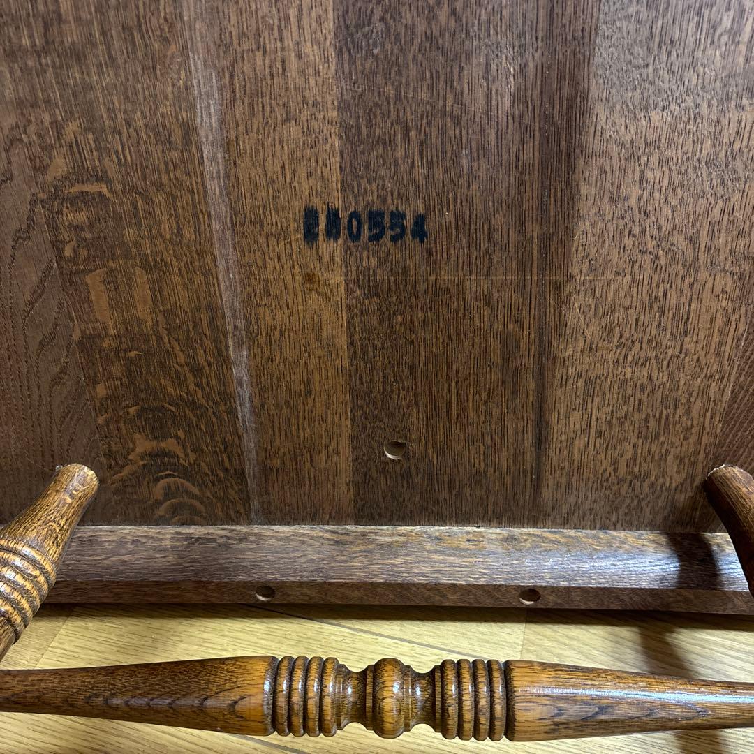 キツツキマークのロッキングチェア　by 飛騨産業