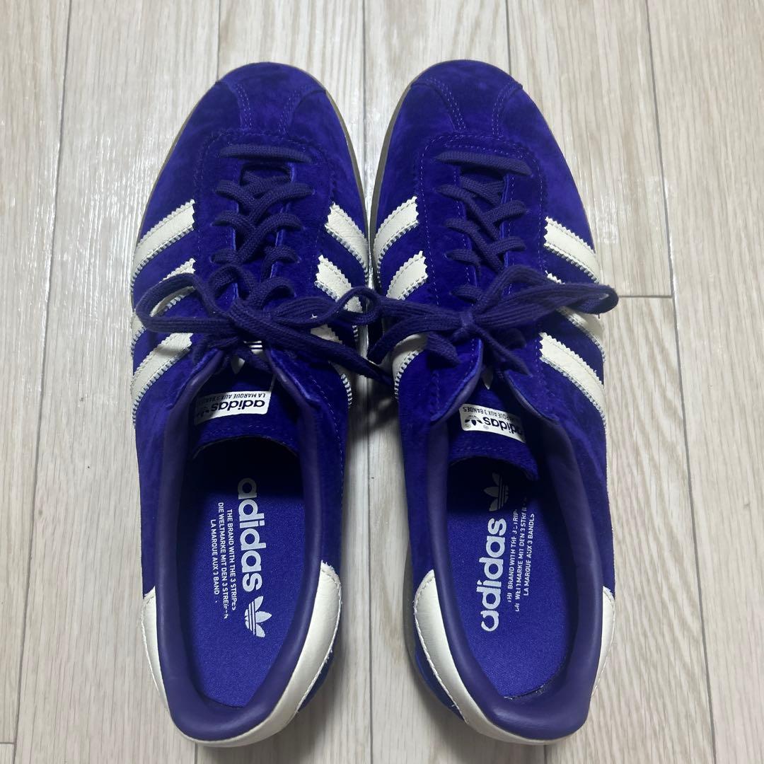 靴 adidas bermuda