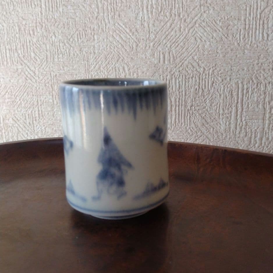 古伊万里染付雨降り番傘人物図覗き猪口