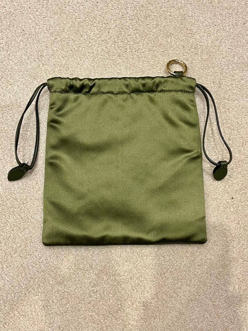 miumiu ミュウミュウ シルクサテン ポーチ 巾着 オリーブグリーン