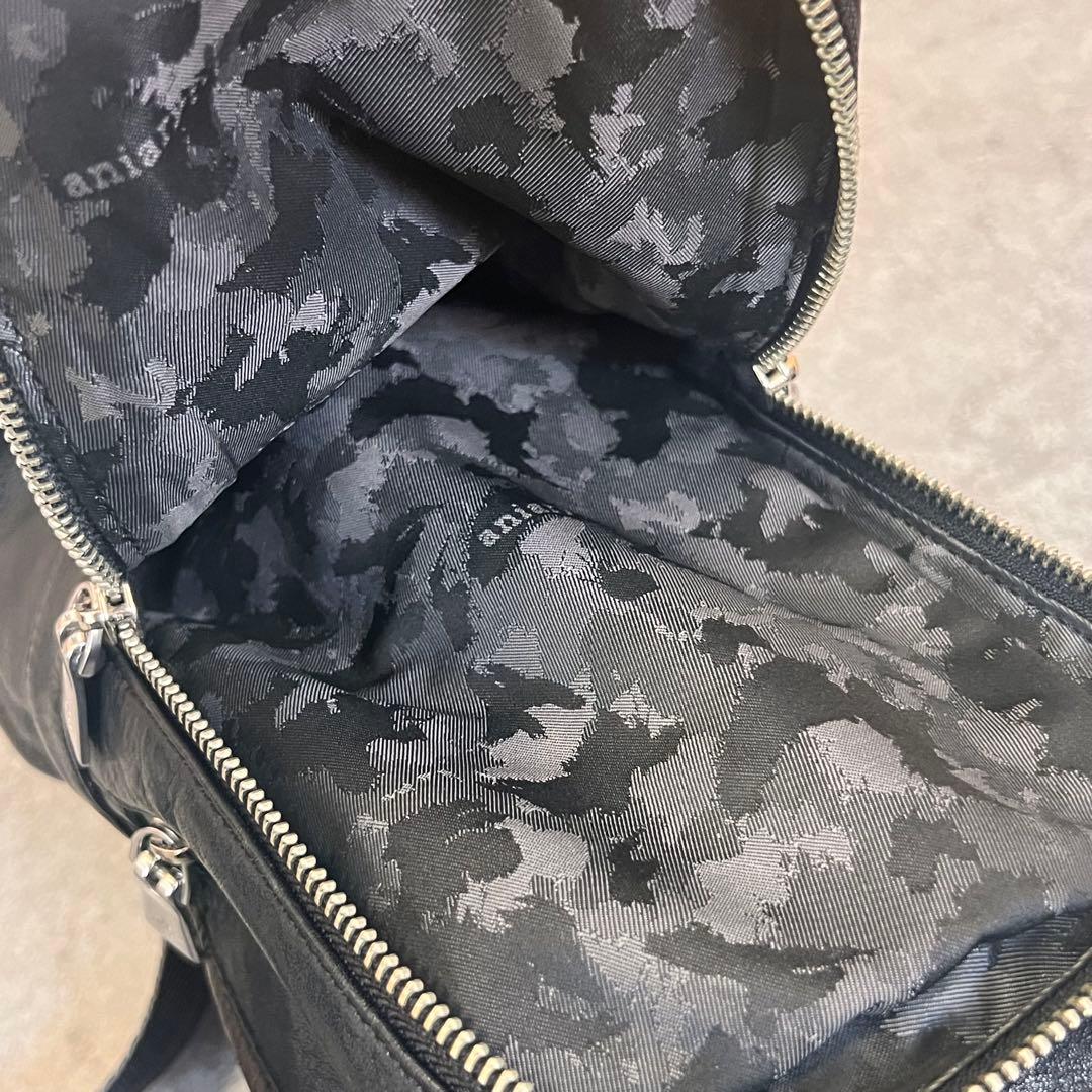 土日限定価格！　aniary　ボディバッグ　レザー　本革　ブラック　シボ加工