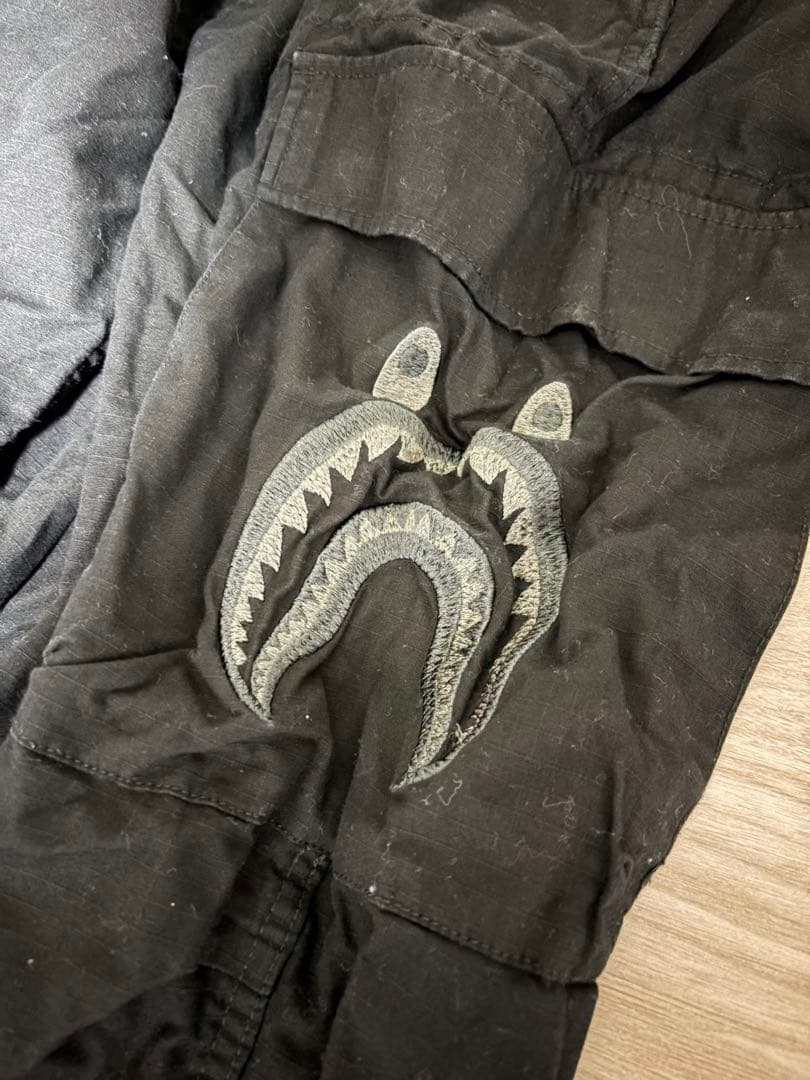 A Bathing Ape シャークデザインズボン Lサイズ　エイプ　黒