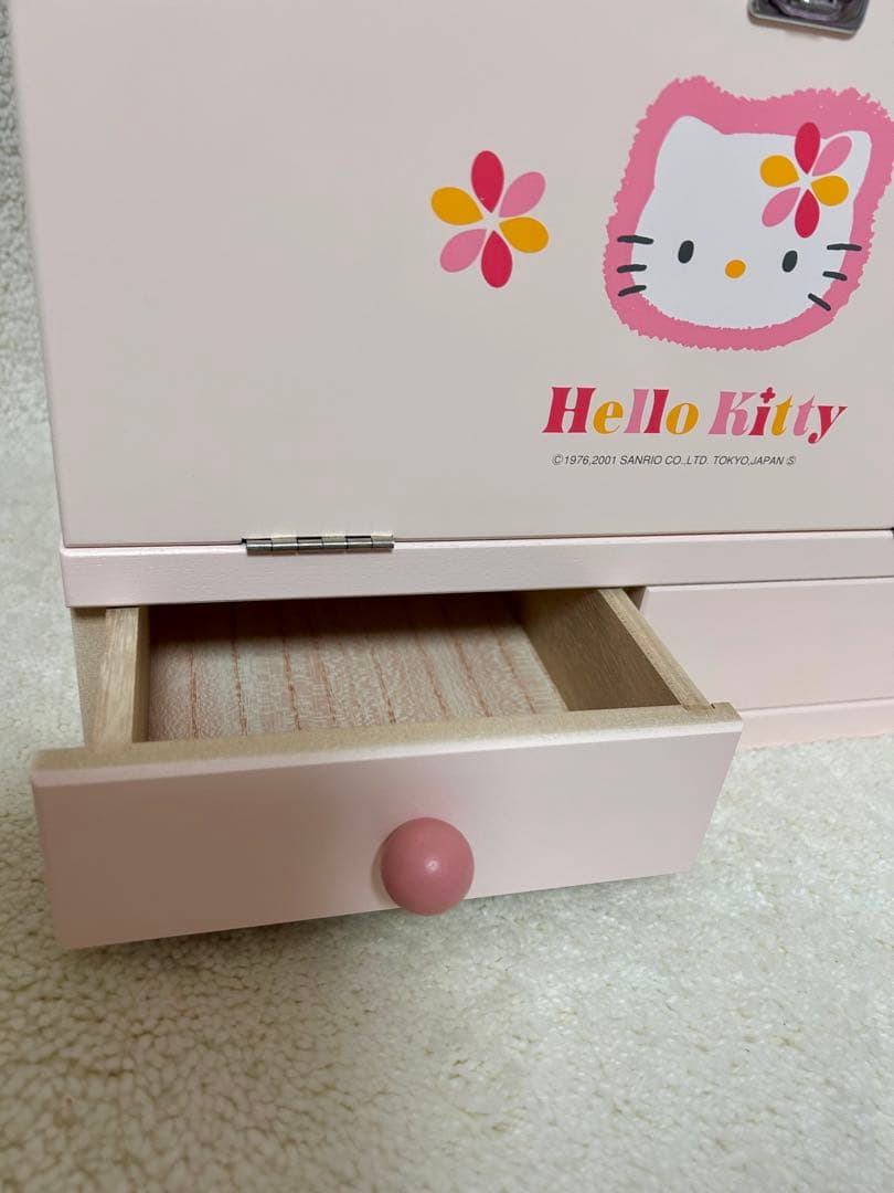 未使用　ハローキティ　メイクボックス小物入れ　三面鏡付き