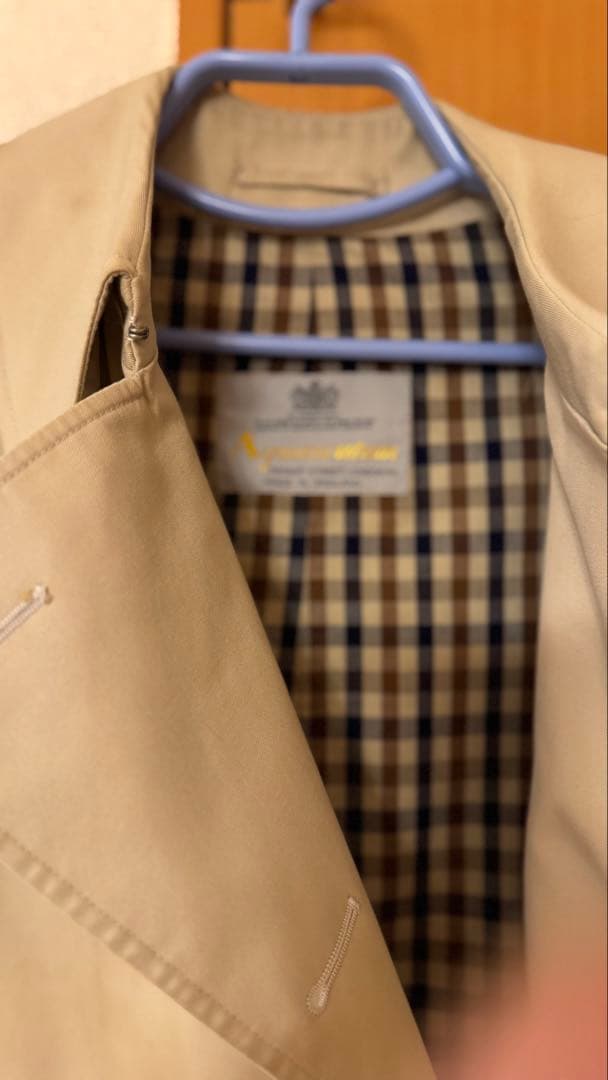 アクアスキュータム トレンチコート