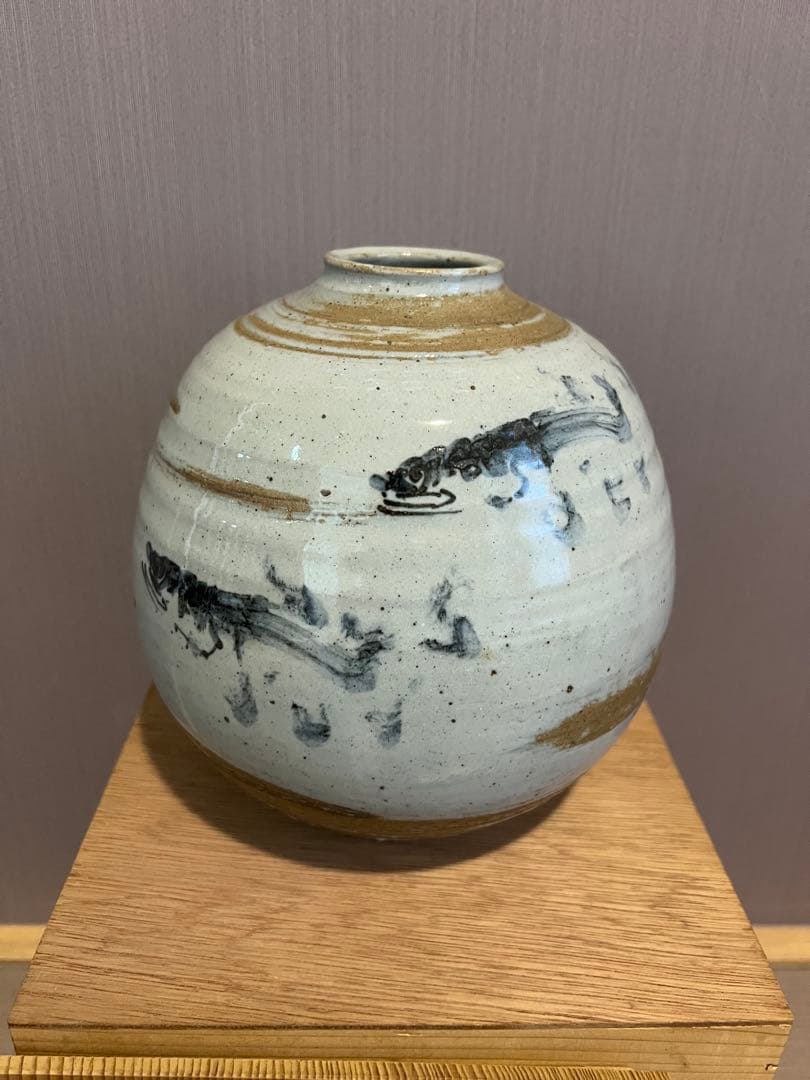 魚の絵柄 陶器製 花瓶