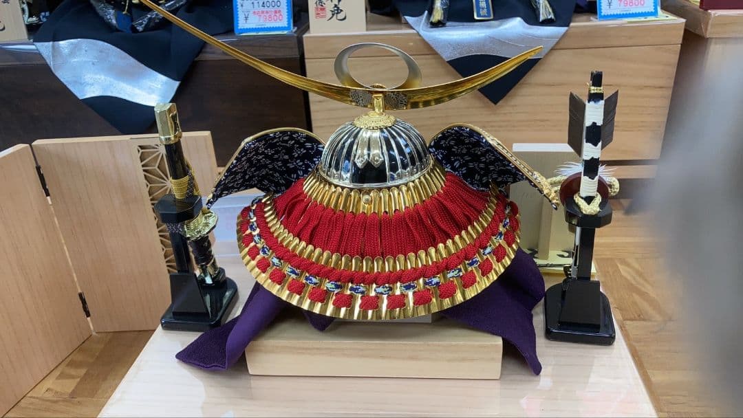【展示品限り】五月人形　兜　上杉謙信　収納飾り　※閉店セール　S3