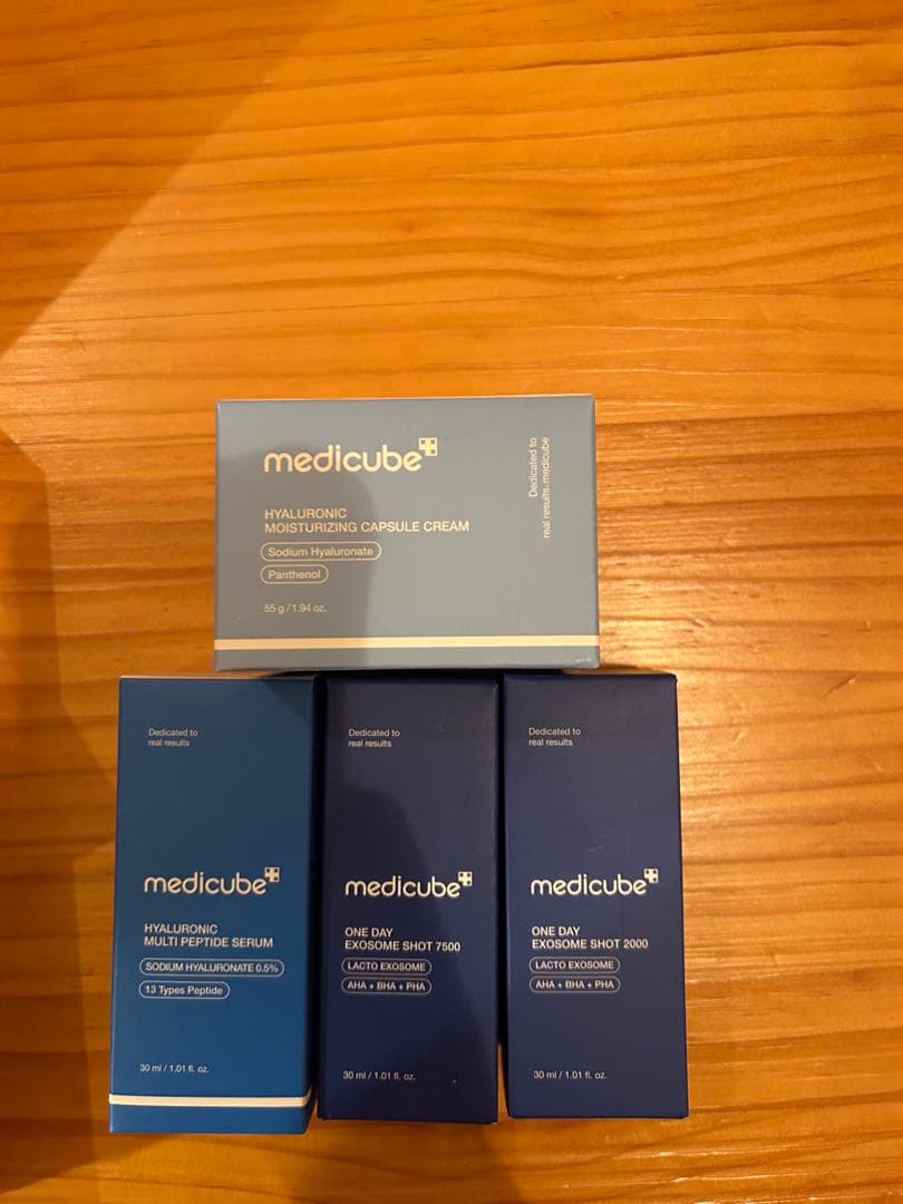 新品未使用メディキューブAGE-Rブースタープロブラック　美容液セット