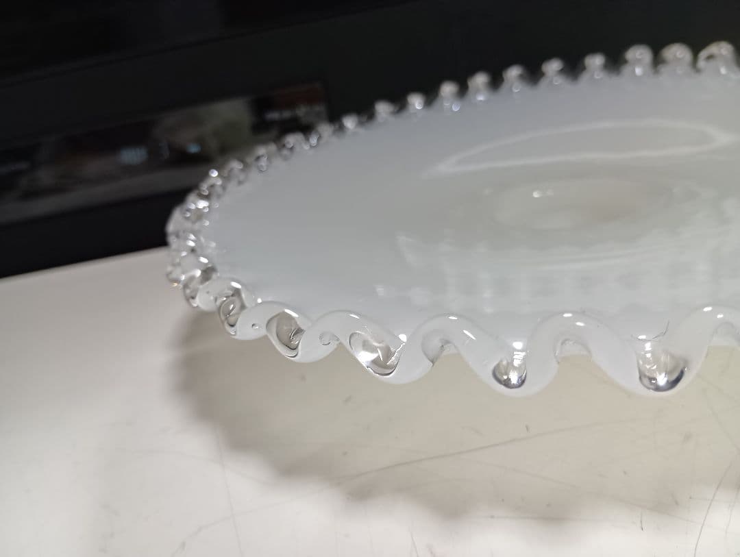 クラシック　フリルドレープ　乳白硝子　真鍮ベース　ペンダント　ランプ