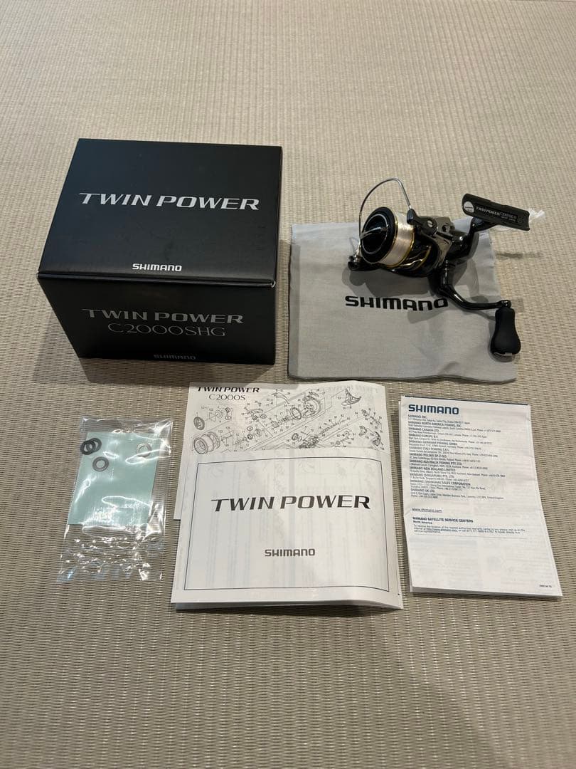 SHIMANO TWIN POWER C2000SHG スピニングリール