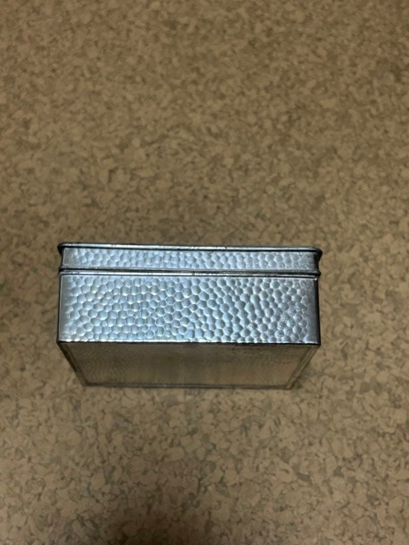 ど*ア様 銀製　花柄装飾　小物入れ　300g