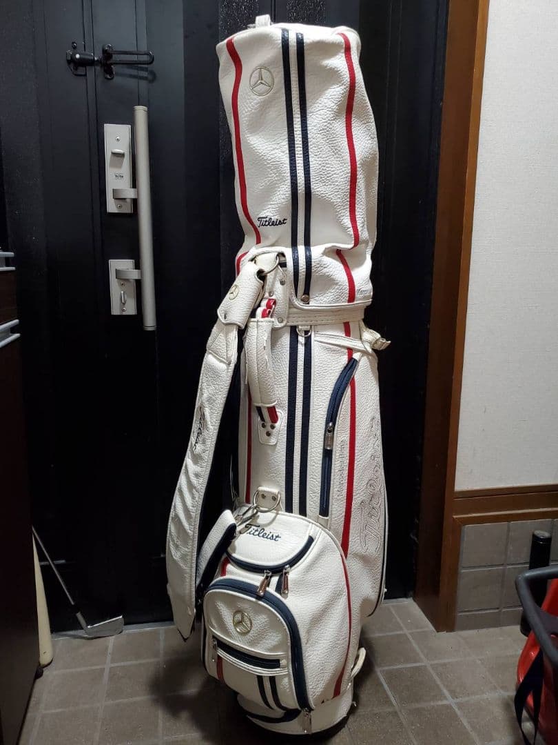 ベンツとタイトリストコラボ　キャディーバッグ
