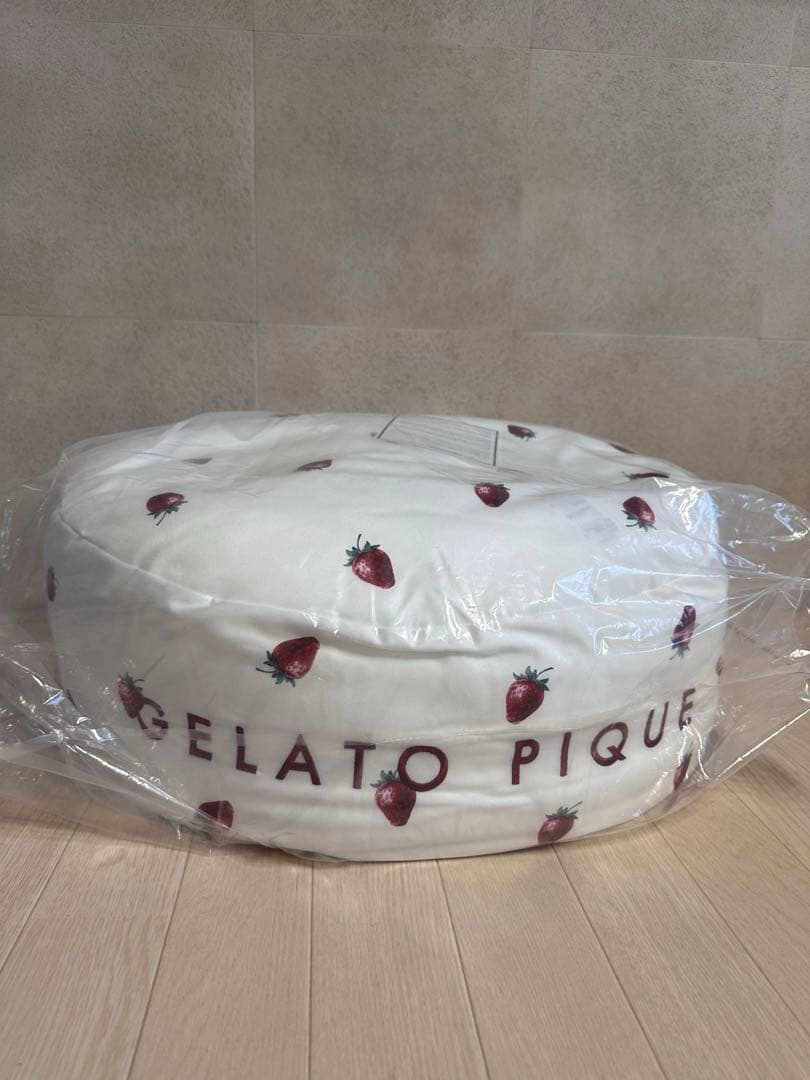 ジェラートピケ いちご柄 ビーズクッション