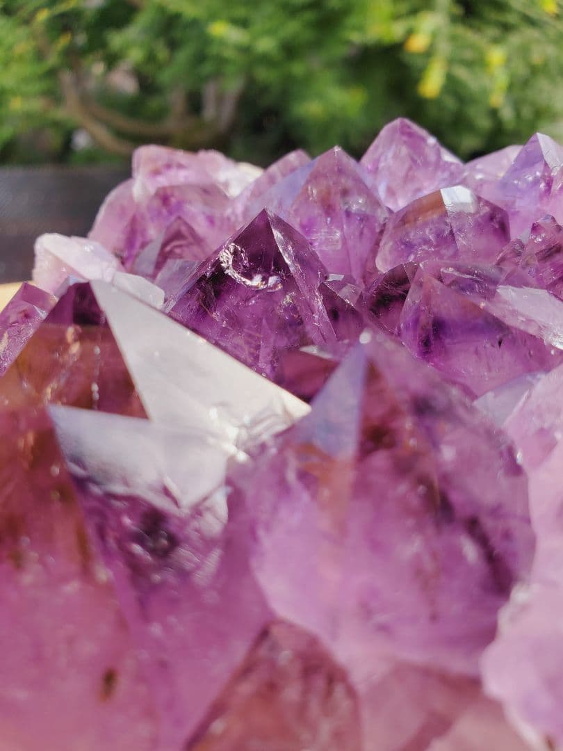 照りと輝きが凄い！約2キロ以上！ウルグアイ産 アメジスト原石