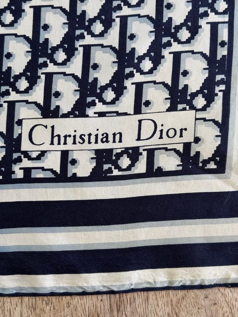 クリスチャンディオールスカーフ