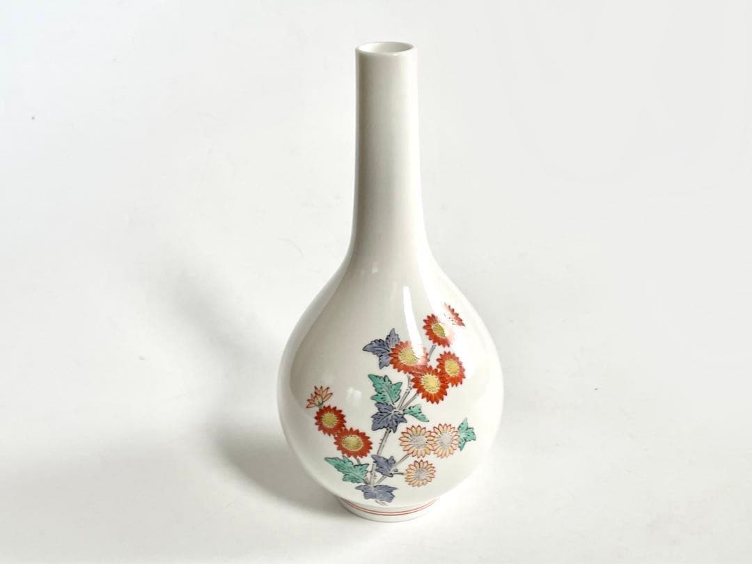 重要無形文化財　人間国宝　十四代酒井田柿右衛門　本人作　濁手菊文一輪生　花瓶