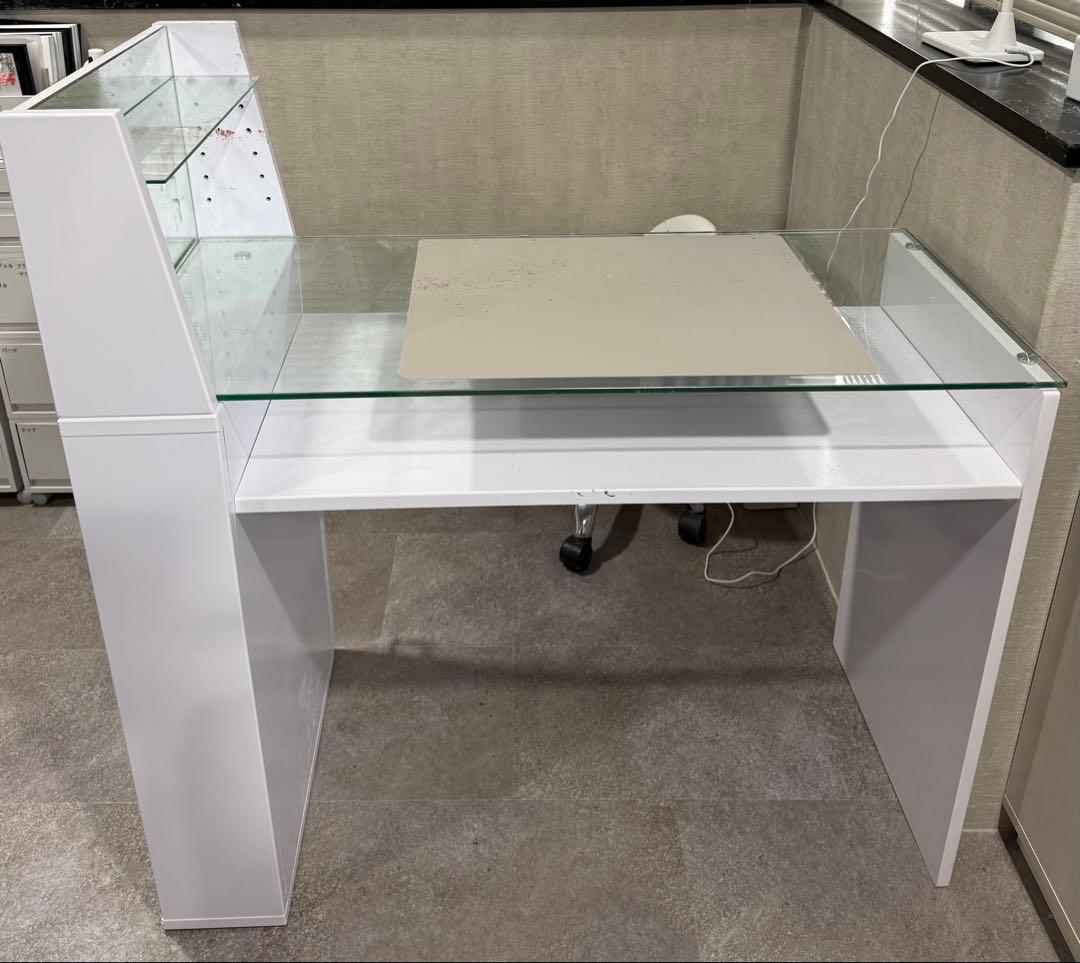 【最終値下げ！ネイルテーブル】【２月中旬発送】ホワイトデスク UVランプ収納