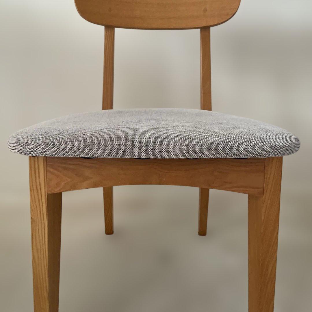 都内直接引き取り限定　カリモク60ダイニングテーブル1300 オマケ椅子二脚