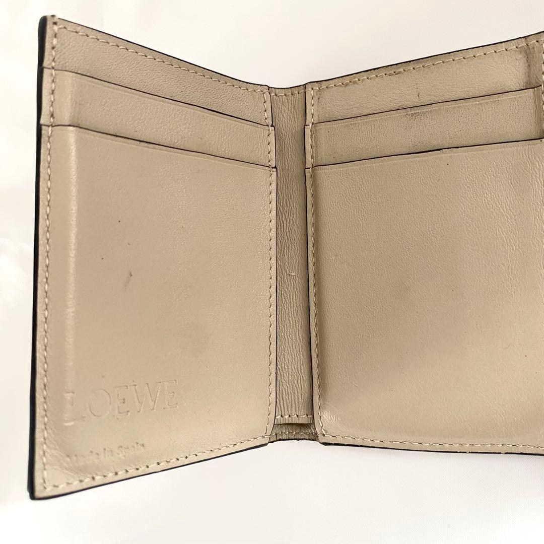 ‪LOEWE ロエベ 三つ折り財布 トライフィールド ローズマリー