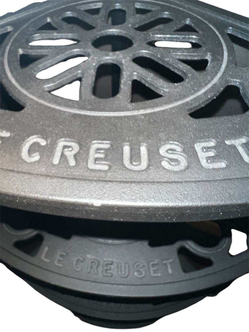 ルクルーゼ　ポットスタンド　マットブラック